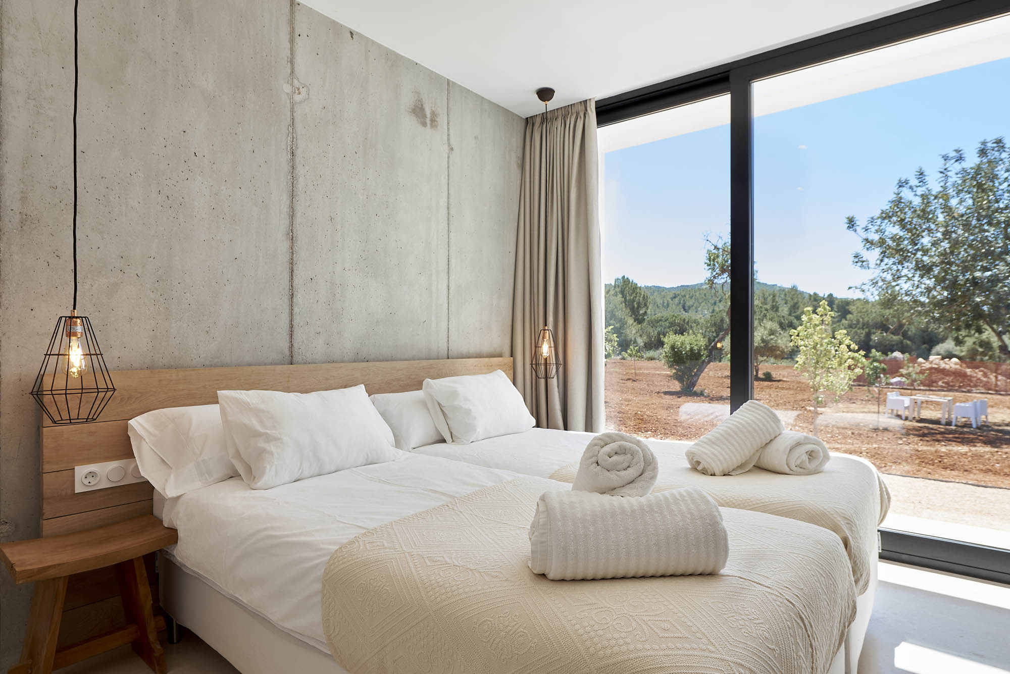 Deluxe Twin (Ensuite)